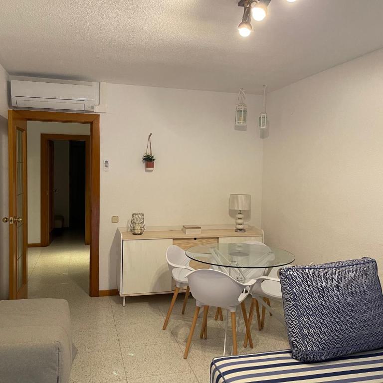 Apartamento con vistas al mar - Two-Bedroom Apartment - 10