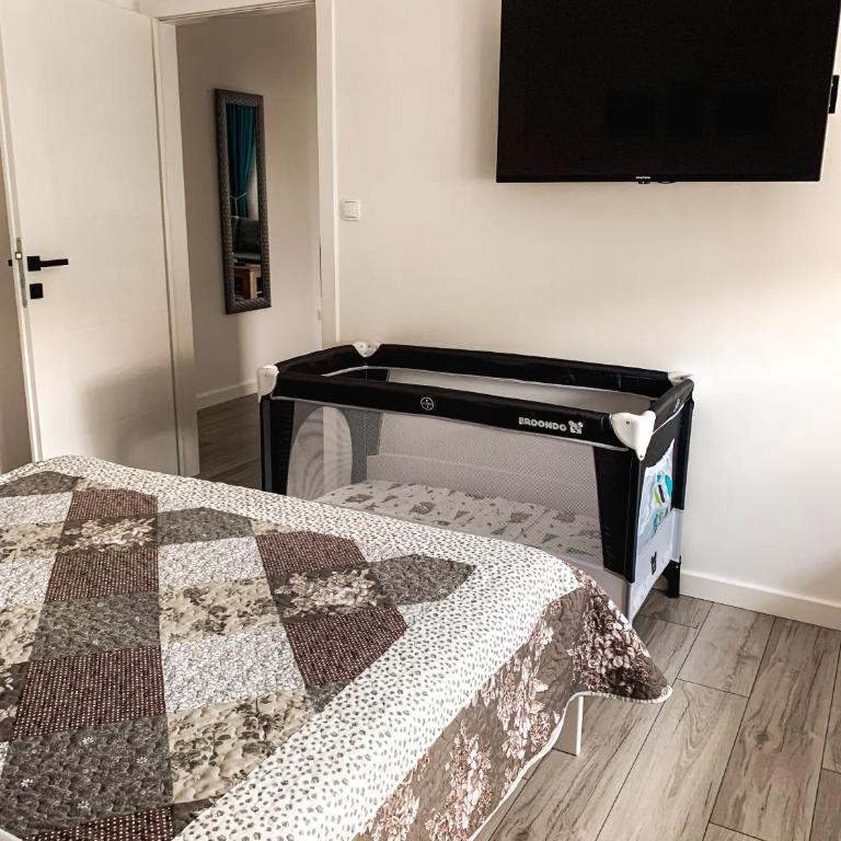 Sunset View Apartments - One-Bedroom Apartment - 20