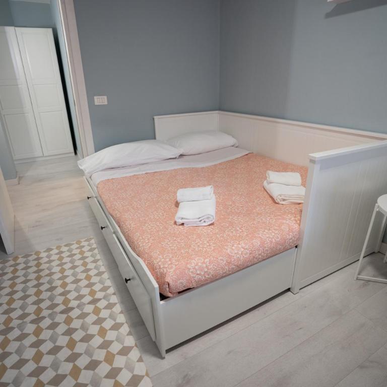 Home Away From Home - Two-Bedroom Apartment - 25
