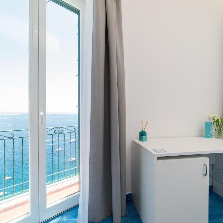La Dimora del Maestro - Camera Matrimoniale Deluxe con Balcone e Vista Mare - 2
