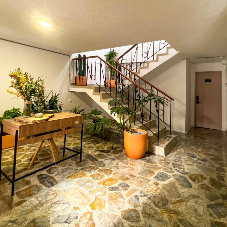 Book Lover's Haven, Your Private Library - One-Bedroom Apartment - 22