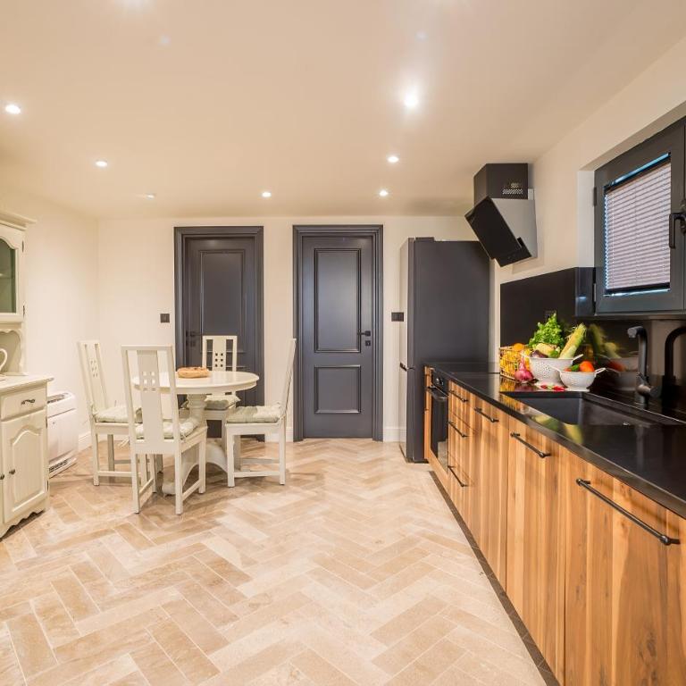 Villa Di Campagna - Two-Bedroom Villa - 15
