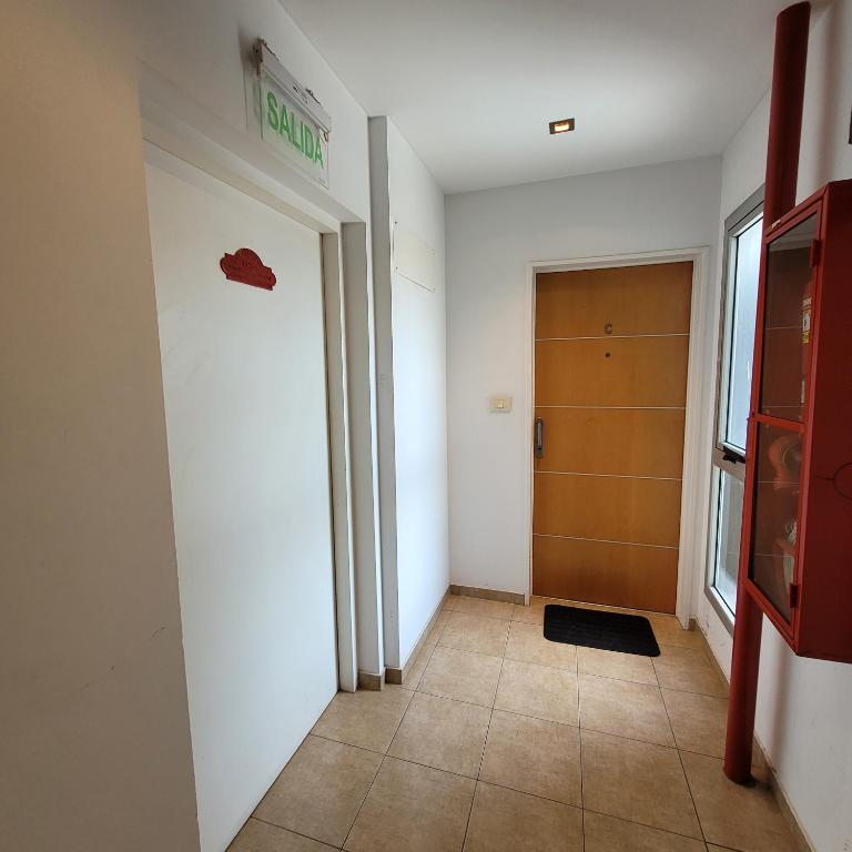 Luminoso Monoambiente Zona Universitaria 5to piso - Apartamento - 18