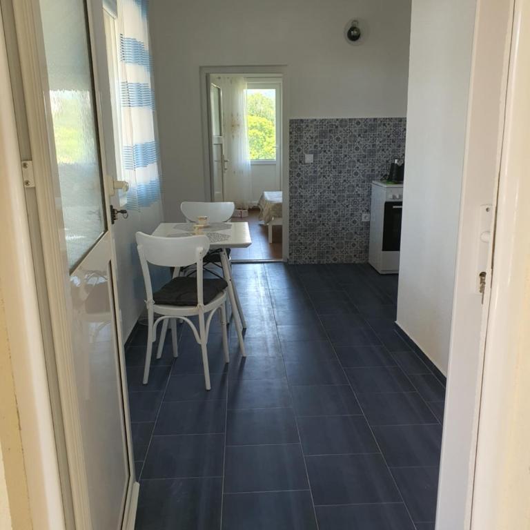Villa Blanca - One-Bedroom Apartment - 7