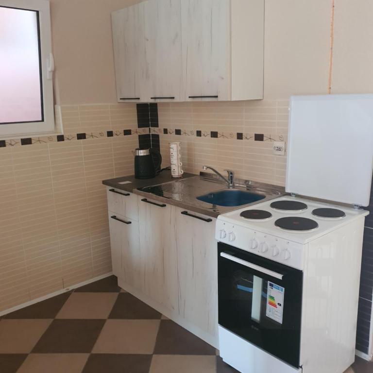 Villa Blanca - Two-Bedroom Apartment - 9