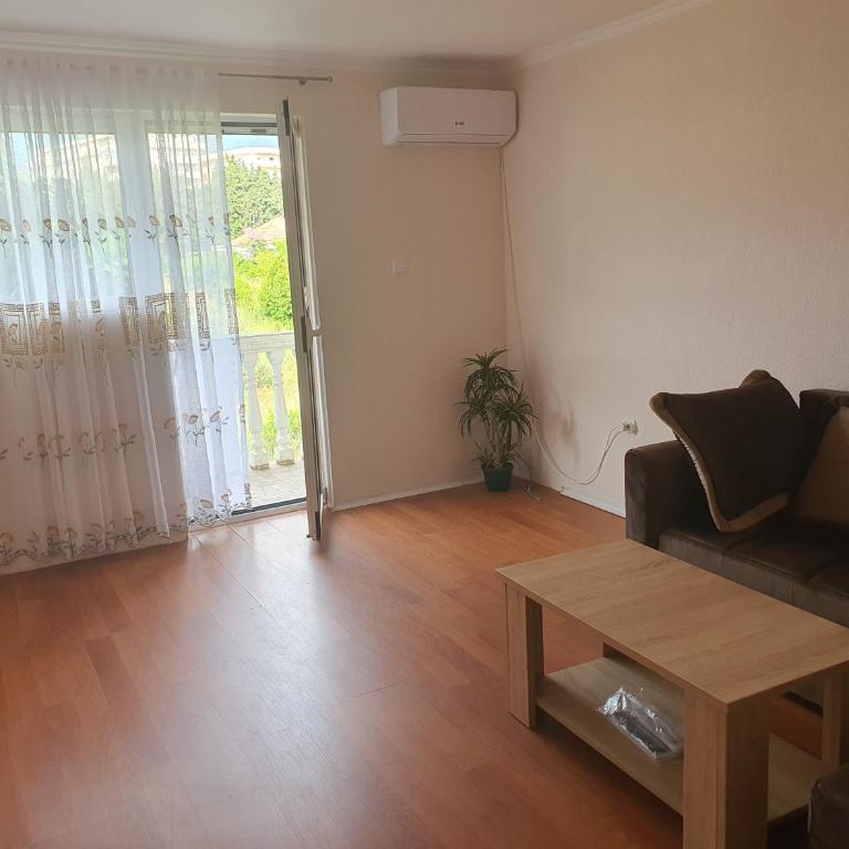 Villa Blanca - Two-Bedroom Apartment - 10