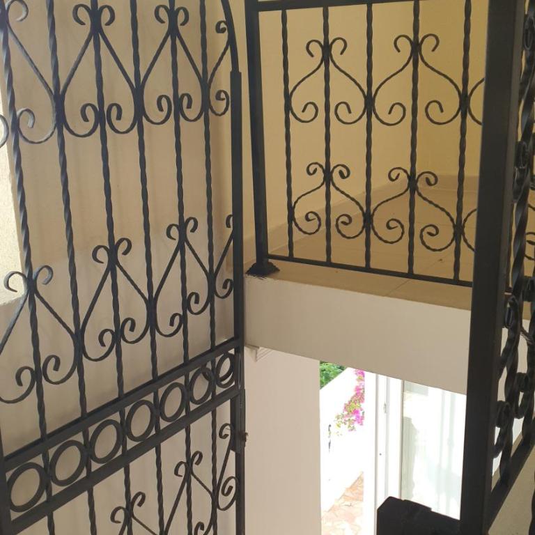 Villa Blanca - One-Bedroom Apartment - 11