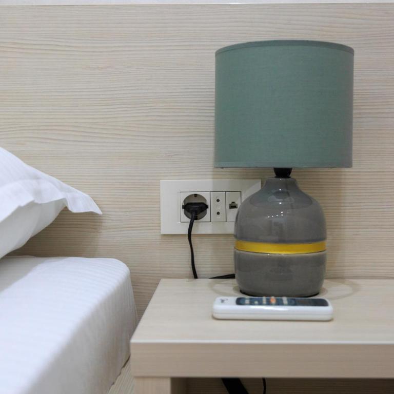 Hotel Maksim - Deluxe Apartment - 13