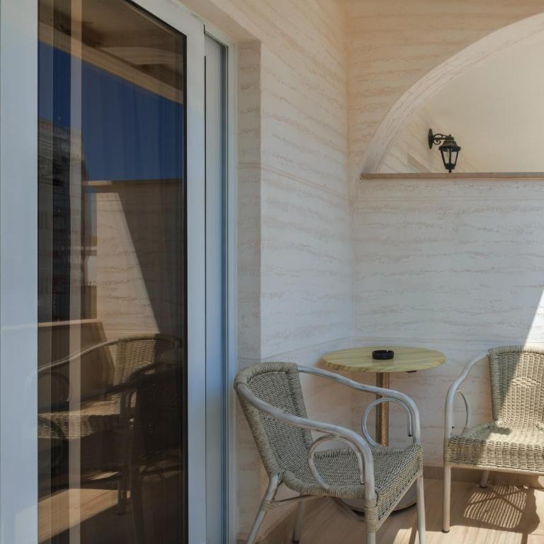 Hotel Maksim - Double Room with Balcony - 13