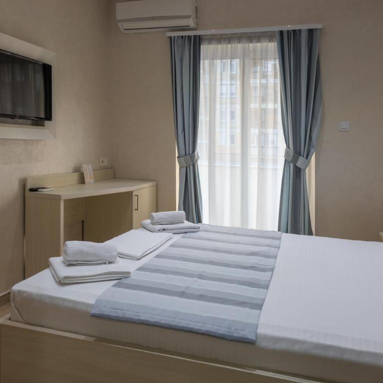Hotel Maksim - Comfort Double Room with Terrace - 12