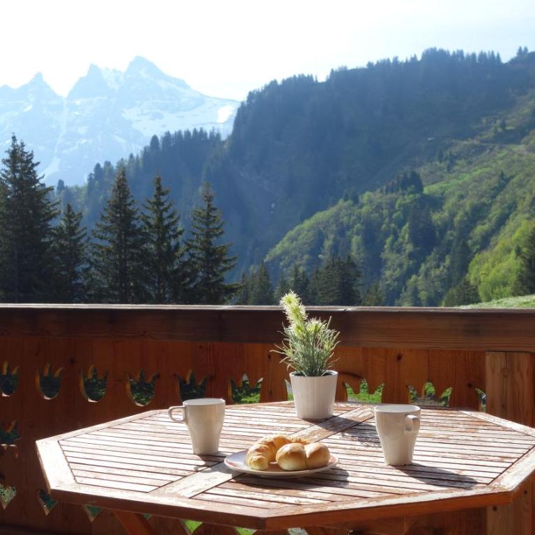 Hotel L'Etable - Doppelzimmer mit Balkon und Bergblick - 2