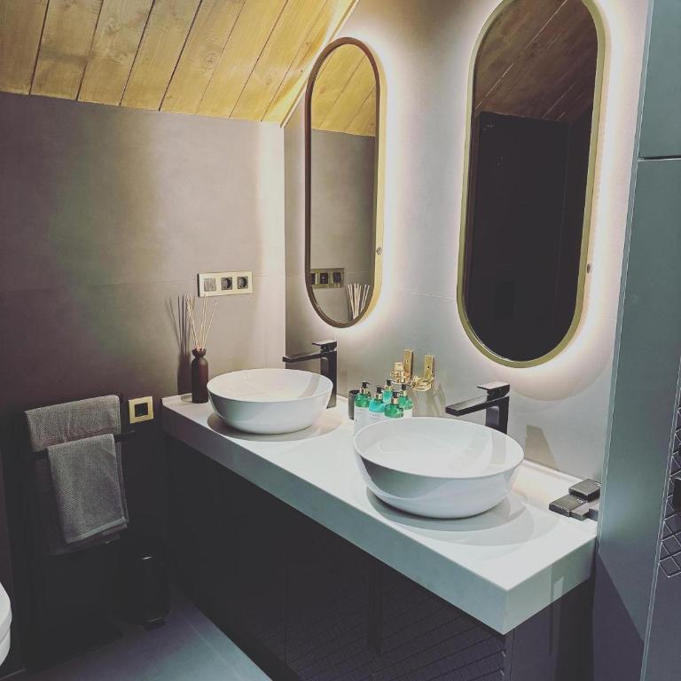 MONTE PINE CHALETS - Two-Bedroom Chalet - 34