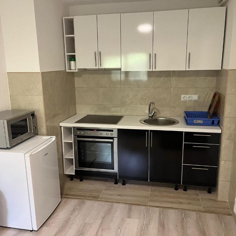 Happyland family home 2 - Two-Bedroom Apartment - 3