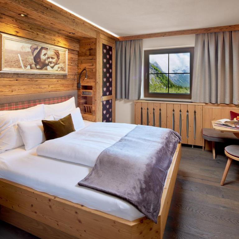 Gramai Alm alpengenuss & natur spa - Doppelzimmer mit Bergblick - 1