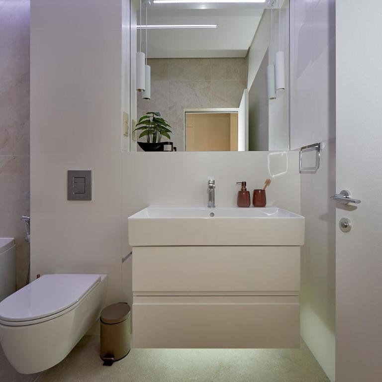 Belvedere Royal, Luxury Seaview & Pool Apartments - Deluxe Suite with Spa Bath - 4