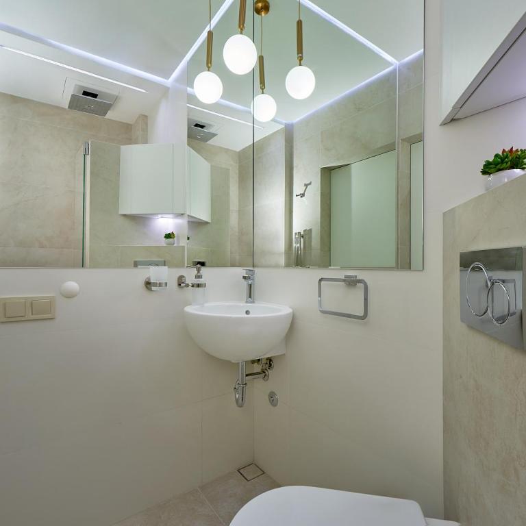 Belvedere Royal, Luxury Seaview & Pool Apartments - Deluxe Suite with Spa Bath - 7
