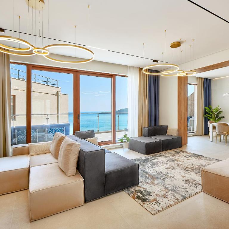 Belvedere Royal, Luxury Seaview & Pool Apartments - Deluxe Suite with Spa Bath - 18