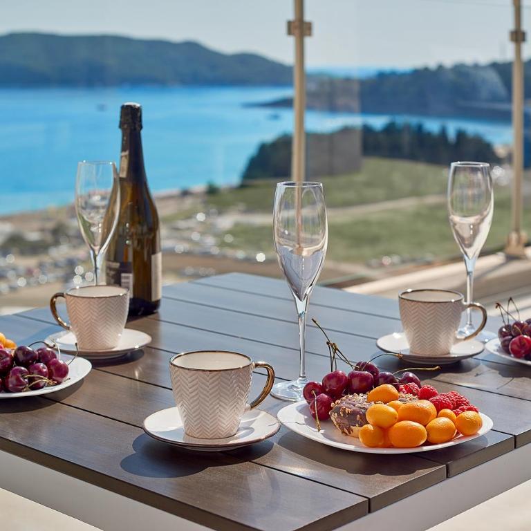 Belvedere Royal, Luxury Seaview & Pool Apartments - Deluxe Suite with Spa Bath - 16