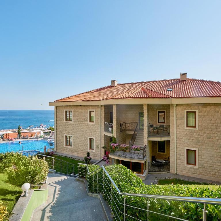 Belvedere Royal, Luxury Seaview & Pool Apartments - Deluxe Suite with Spa Bath - 25