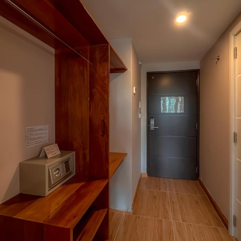 MIRAFLORES CITY HOTEL - Twin Room with View - 2