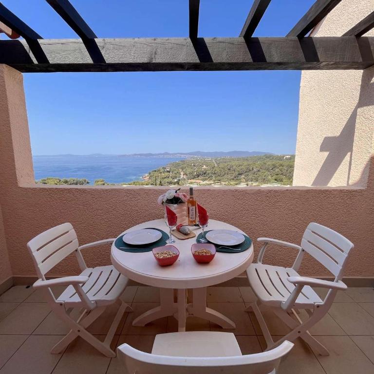 Studio mezzanine 4 pers, proche plage, St Raphaël - FR-1-226A-163 - Apartment - 2