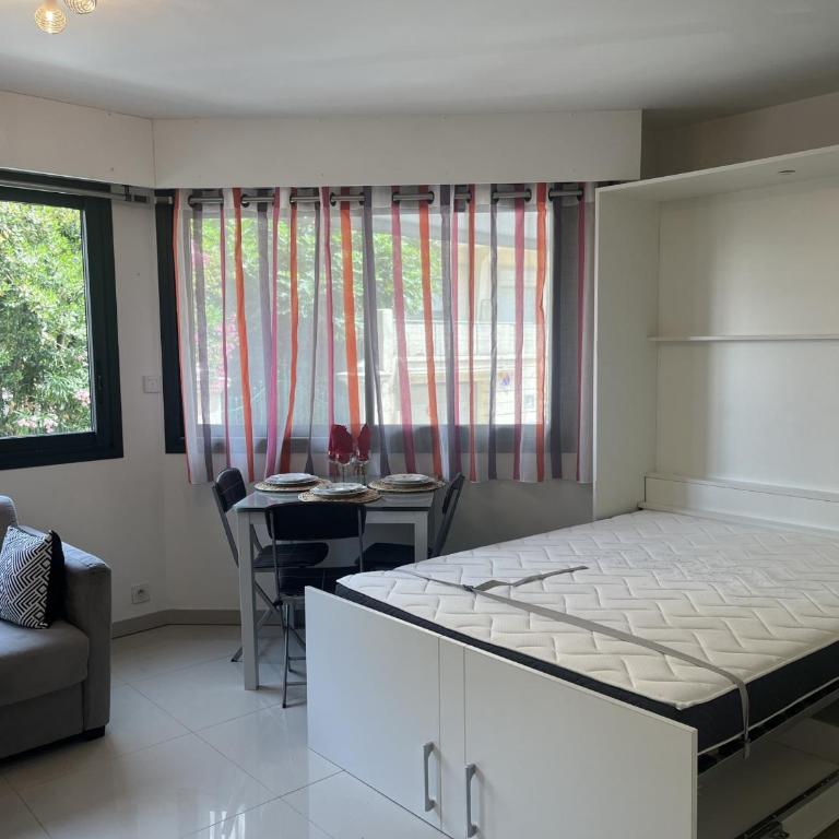 Studio Moderne à Saint-Raphaël Proche Plage et Commerces - FR-1-466A-50 - Studio - 4