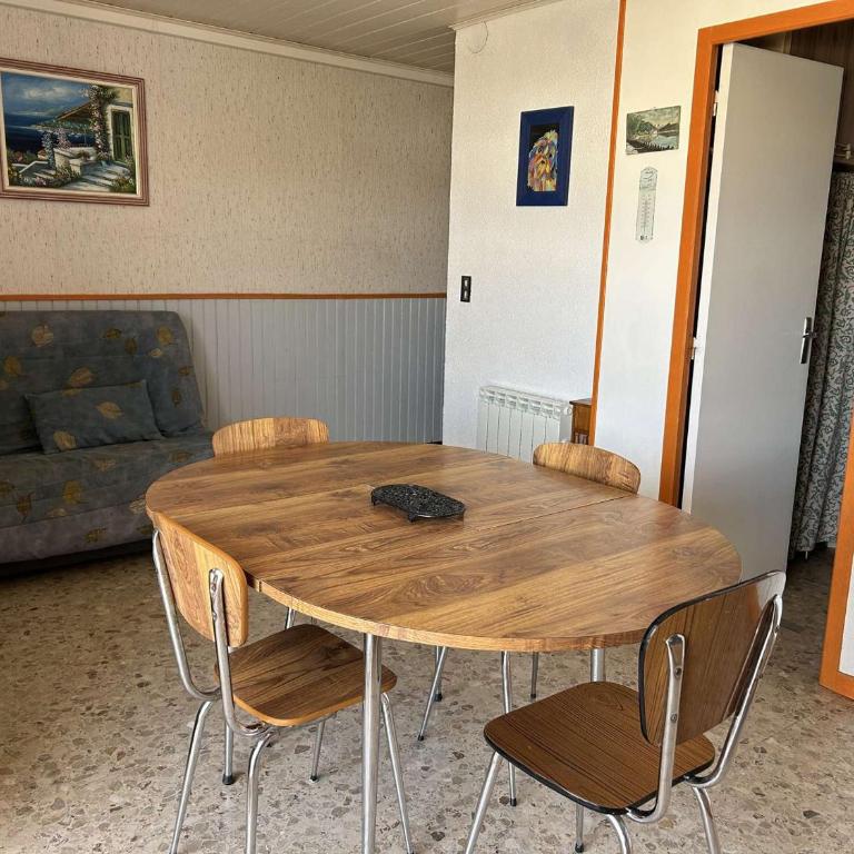 Appartement 2 pièces cabine climatisé avec terrasse et parking privé - 6 couchages - Le Grau-du-Roi - FR-1-250-257 - Apartment - 4