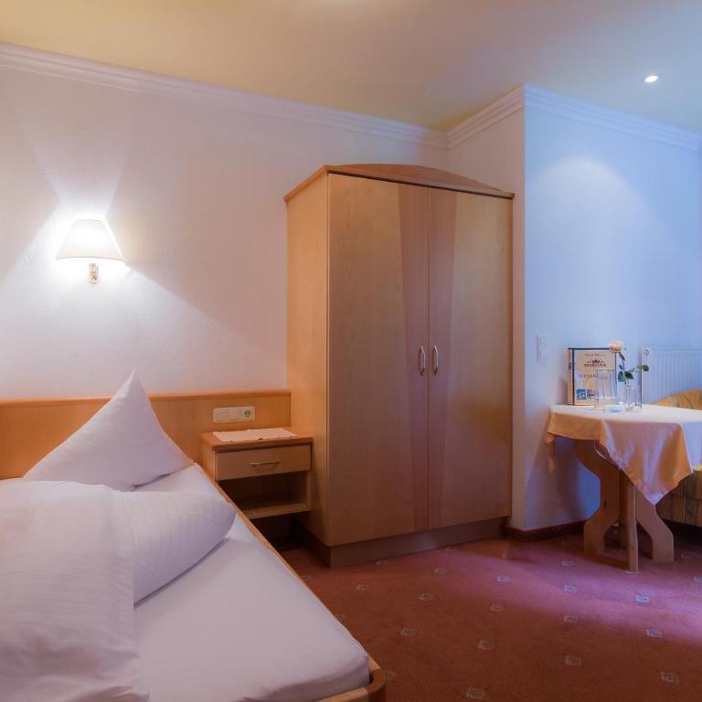 Hotel Garni Martina - Einzelzimmer mit Dusche - 3