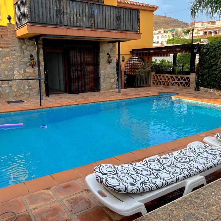 Casa con piscina junto a playa - Casa de 3 dormitorios - 2