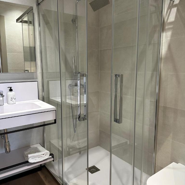 Hotel BESTPRICE Valencia - Deluxe Double Room - 4