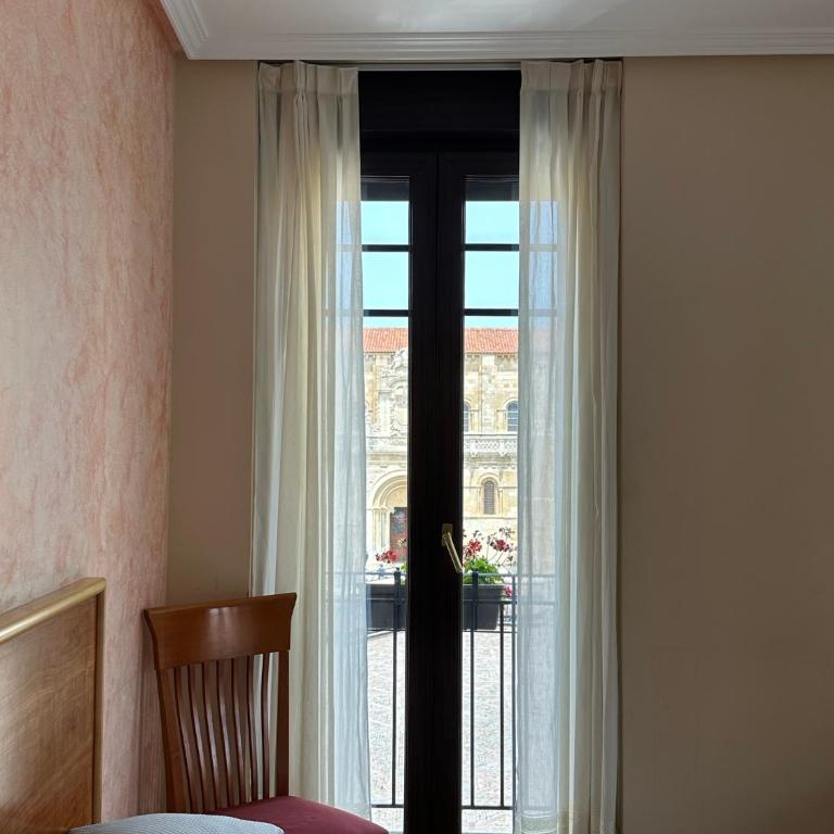 Hostal Restaurante Boccalino - Habitación Doble - 1 o 2 camas - 1