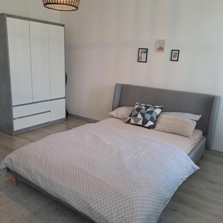 Enjoy traveling - One-Bedroom Apartment - 10