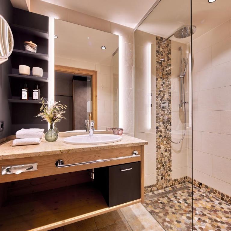 Gramai Alm alpengenuss & natur spa - Deluxe Doppelzimmer - 3