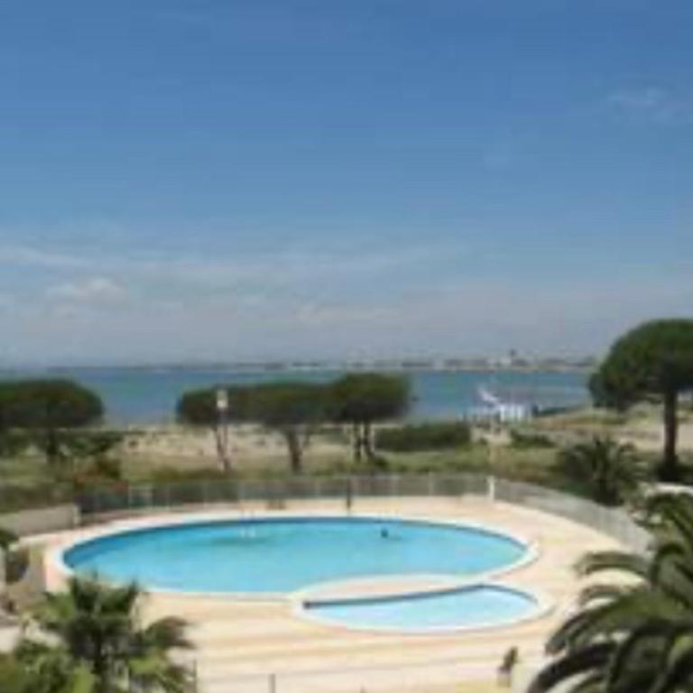 Studio 1 ère ligne Port Camargue avec piscine - Apartment mit 1 Schlafzimmer - 2