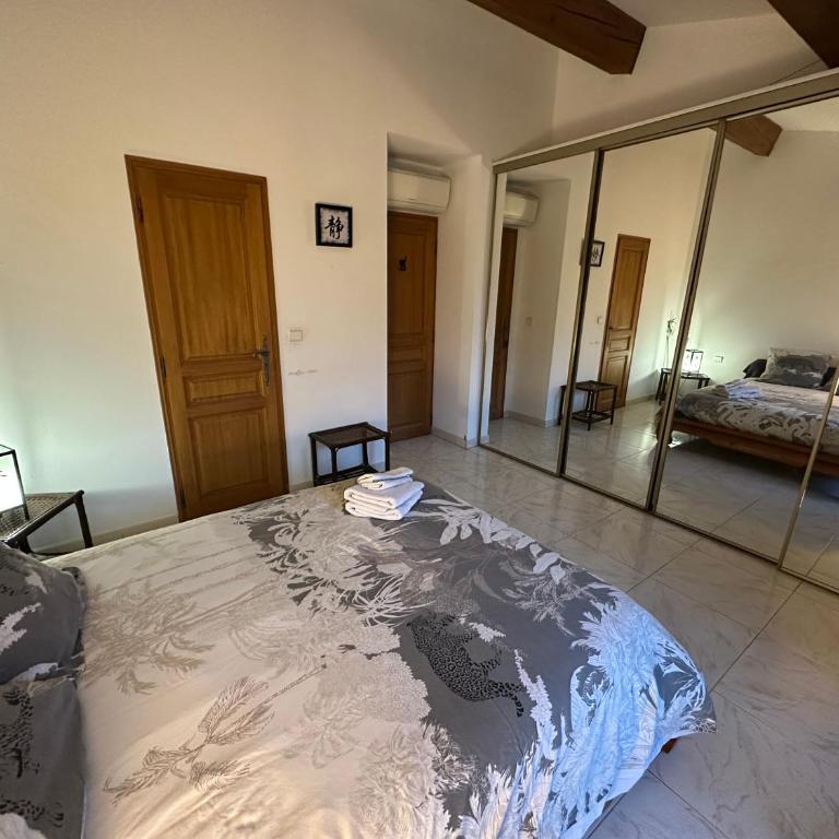Chambre privée avec salle d’eau et terrasse au calme - Chambre Double - 3