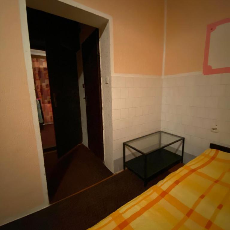 Viktor's House Sutomore - One-Bedroom Family Apartment - 4