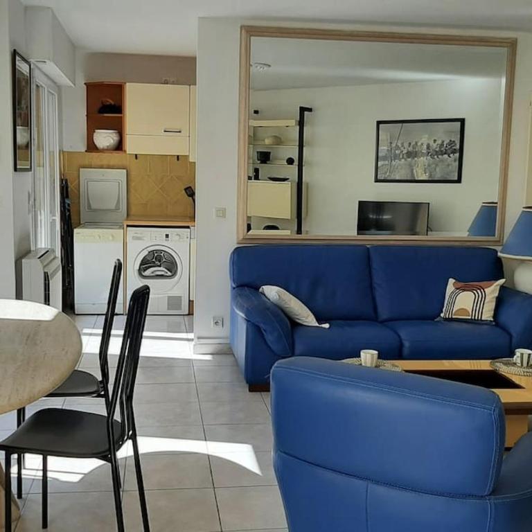 Grand T2 lumineux, 2 balcons, coeur de ville, à 100m plage, parking - Apartamento de 1 dormitorio - 8