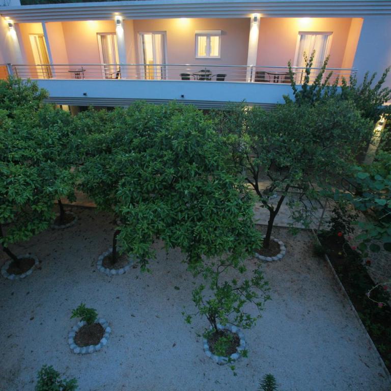 Apartments Obala - Katić - Studio with Balcony and Sea View (3 Adults) - 2