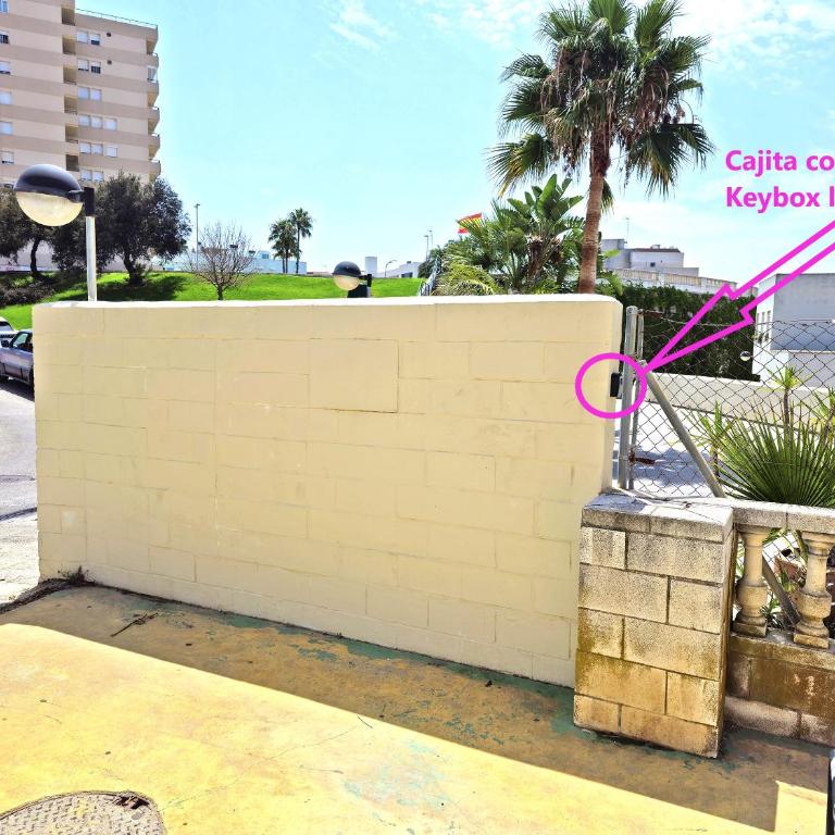 On Beach Deluxe Apartment with Pools and own Garden - Apartamento con vistas al mar - 37