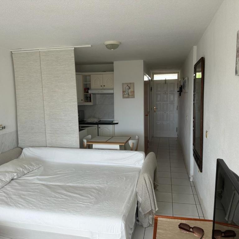 Borinquen only 280 meters to the beach, balcony with sea view, heated pool, Wifi - Estudio con vista al océano - 9