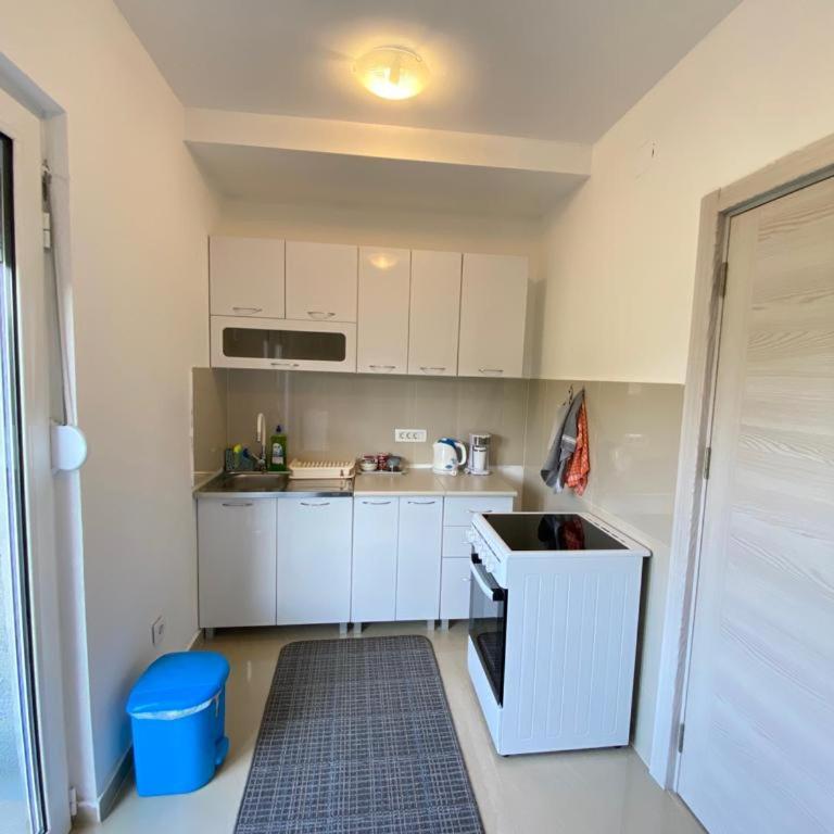 Home Mia Airport - Two-Bedroom Apartment - 67