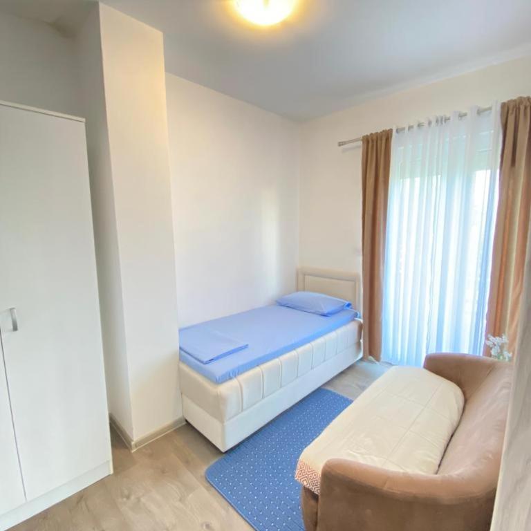 Home Mia Airport - Two-Bedroom Apartment - 2