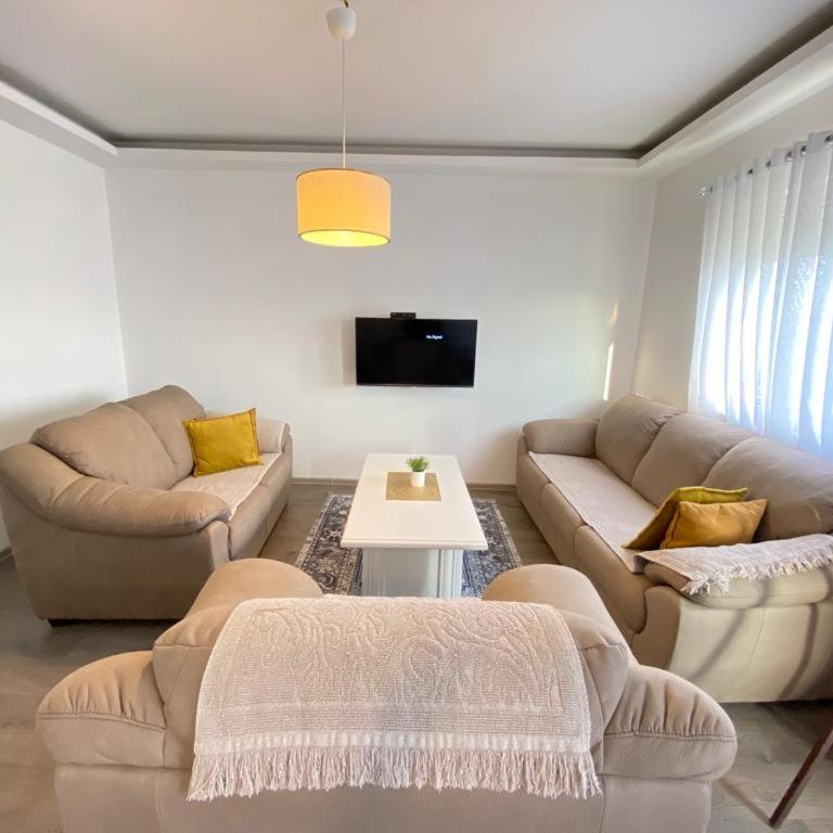 Home Mia Airport - Two-Bedroom Apartment - 36