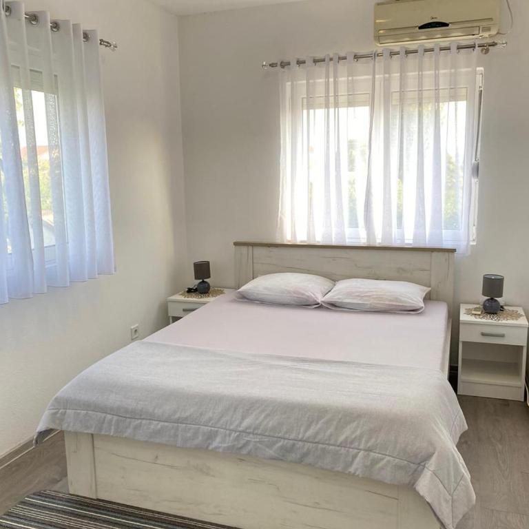 Home Mia Airport - Two-Bedroom Apartment - 69