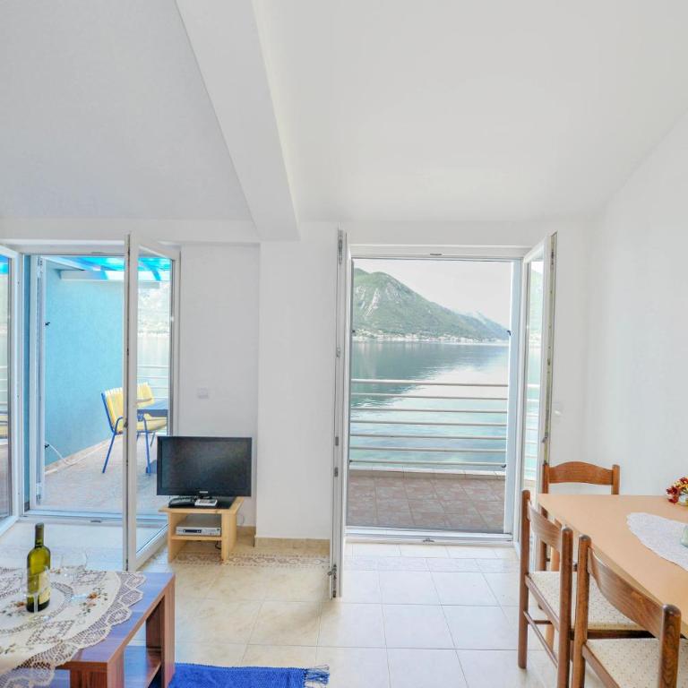 Apartment's Belvedere - Two-Bedroom Apartment - 13