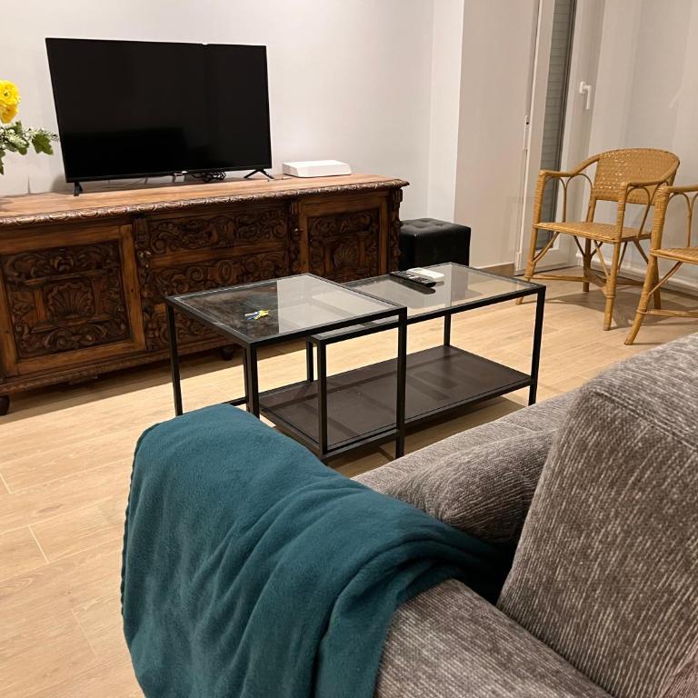 Precioso apartamento con patio - Two-Bedroom Apartment - 26