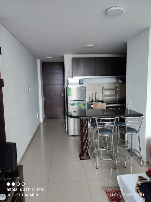 Moderno departamento ubicación privilegiada en Santa Cruz con piscina - Apartamento con vistas a la piscina - 21