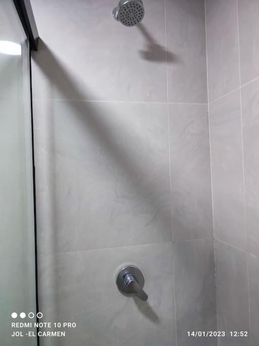 Moderno departamento ubicación privilegiada en Santa Cruz con piscina - Apartamento con vistas a la piscina - 23