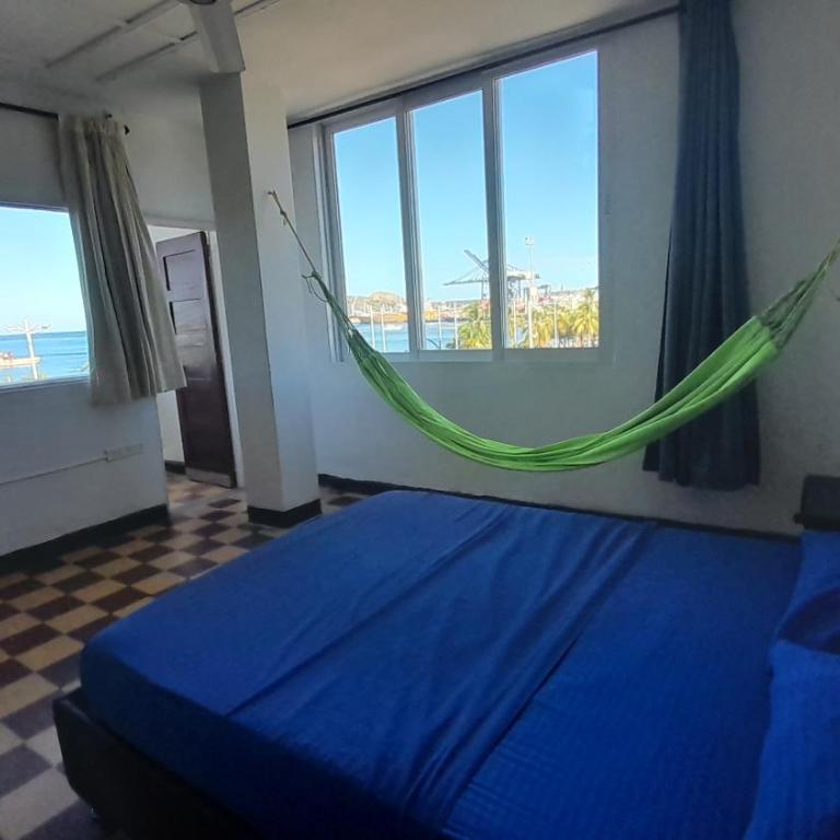 Panamerican Hostel - Habitación Doble con balcón y vistas al mar - 1