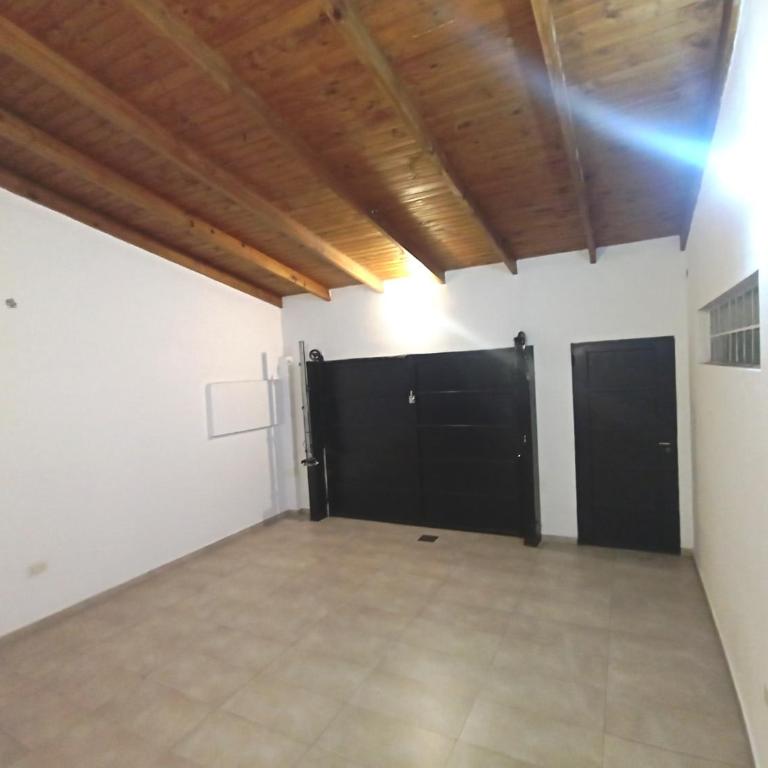 BEELAPT - Casa entera amplia, confortable y segura con garage exclusivo y parrilla - Casa de 2 dormitorios - 8